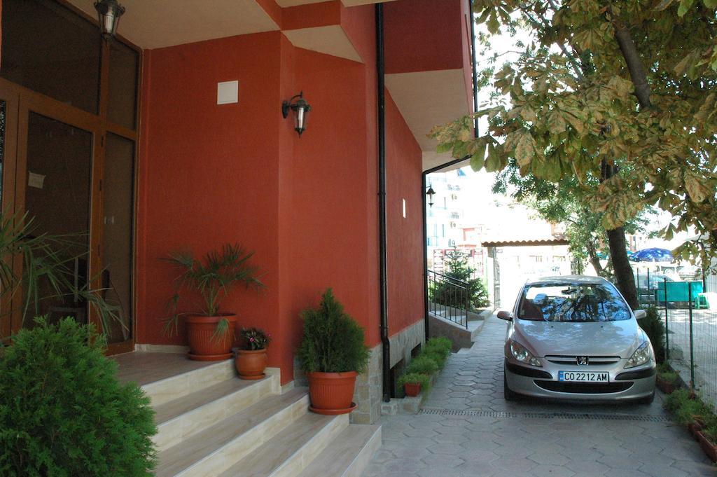 Terra Guest House Ravda Buitenkant foto