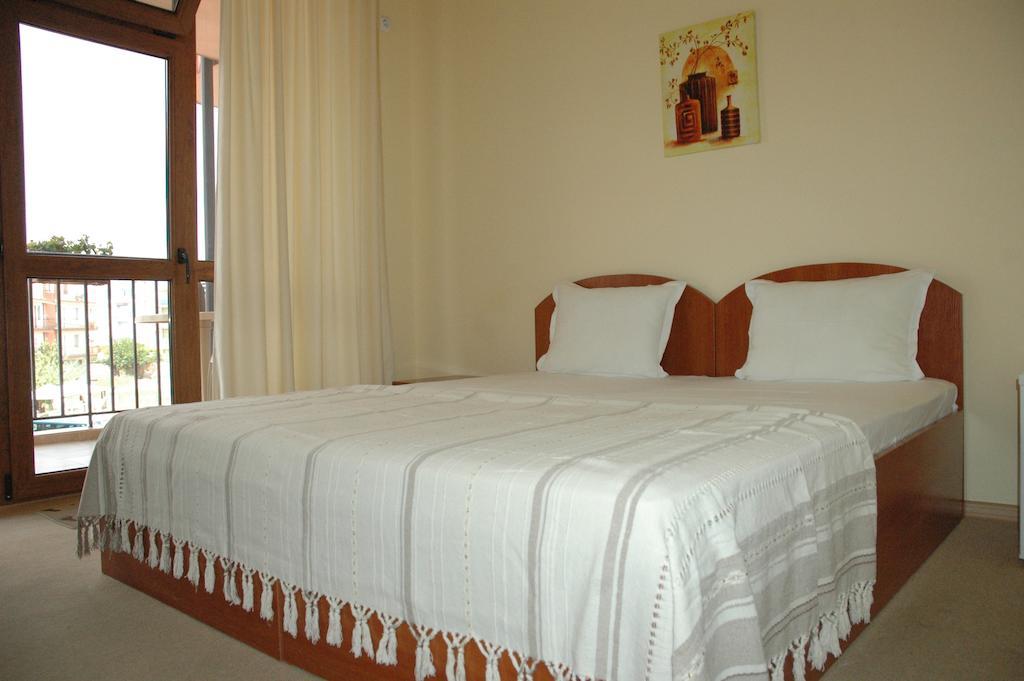 Terra Guest House Ravda Kamer foto