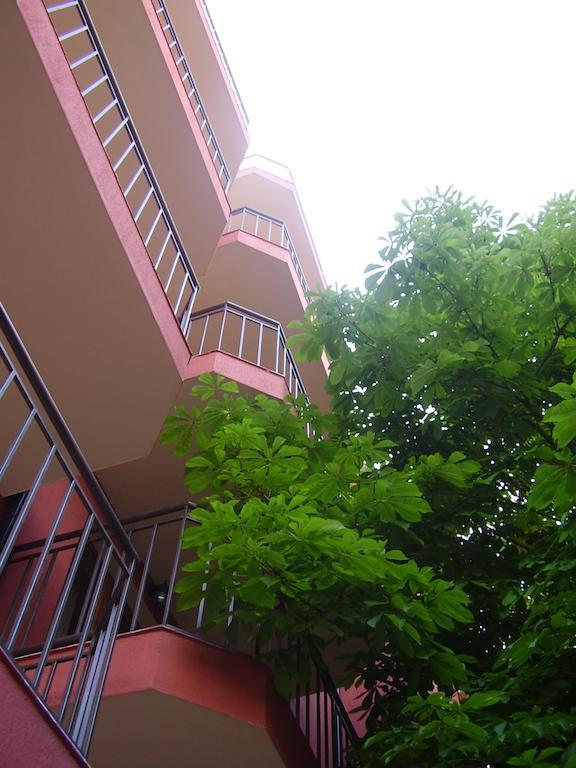 Terra Guest House Ravda Buitenkant foto